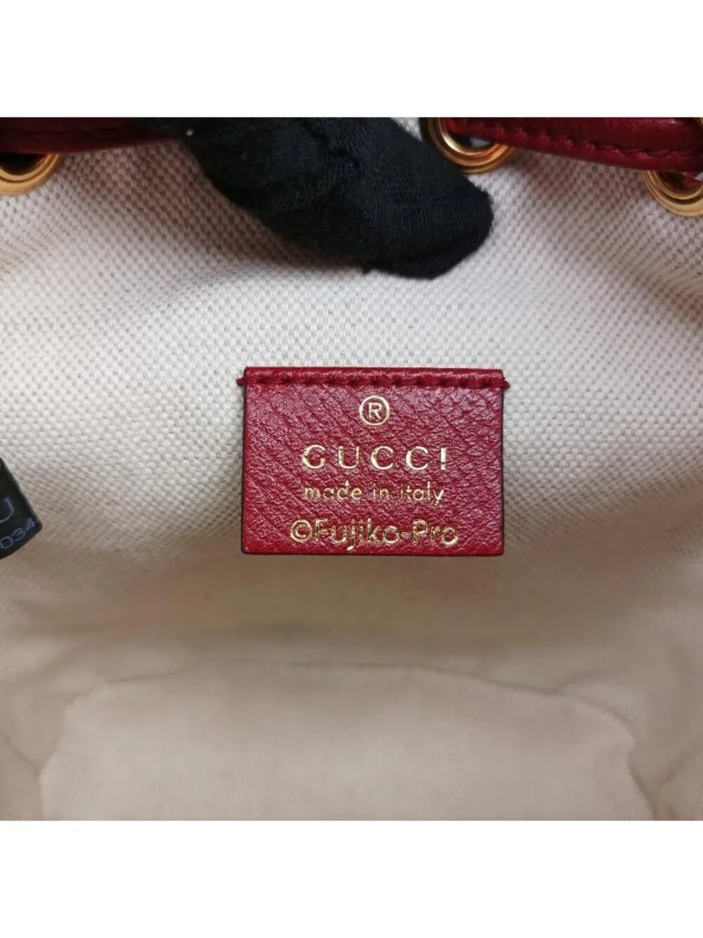 Gucci brand color